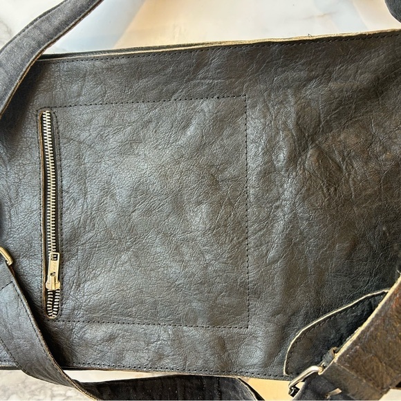 Gutsy Nomad Black Leather Bag main image 11